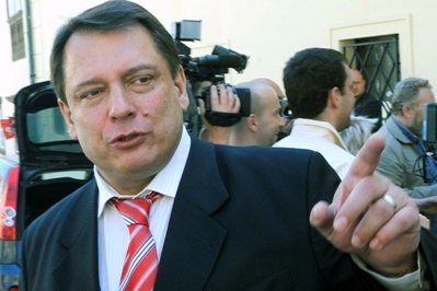 Jiří Paroubek má jasno: nerv je &quot;veteš&quot;.