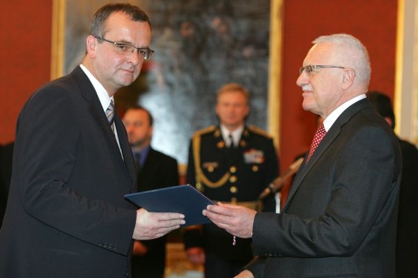 Miroslav Kalousek si možná půjde pro ministerský dekret znovu. 