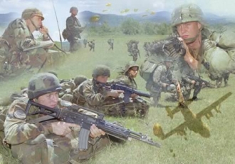 Cvičení NATO (koláž z webových stránek aliance).