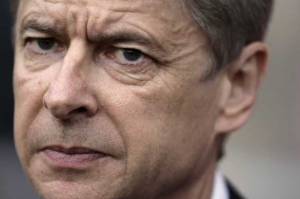 Arséne Wenger, trenér fotbalistů Arsenalu.