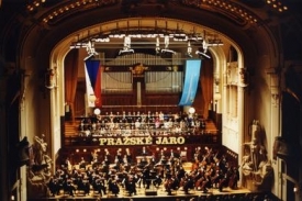 Úvodní koncert Pražského bude dirigovat Antoni Wit.