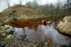 Nová vláda prověří tendr na odstranění ekologických škod.