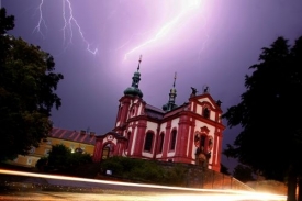 Přijdou i bouřky.