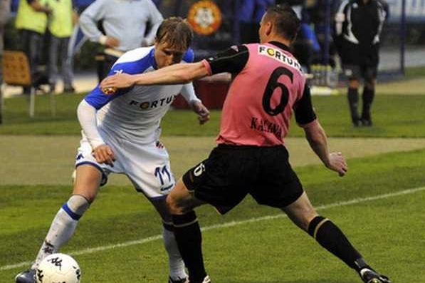 Zleva hráč Baníku František Rajtoral a Václav Kalina z Mladé Boleslavi