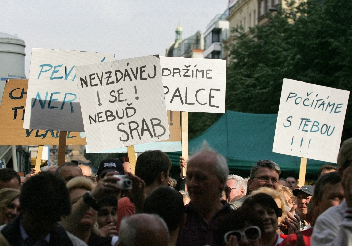 Nebuď srab, povzbuzovali stoupenci Mirka Topolánka.