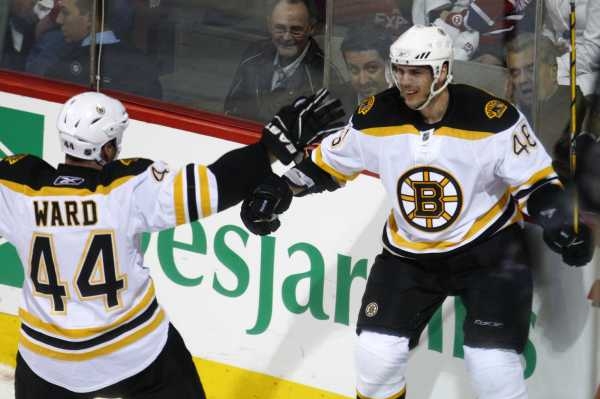 David Krejčí (vpravo) pomohl udržet hokejisty Bostonu ve hře. David Krejčí (vpravo) pomohl udržet hokejisty Bostonu ve hře.