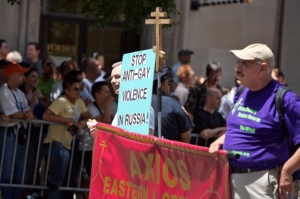 Protest proti násilí na gayích. Ale v New Yorku...