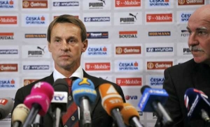 František Straka, vpravo předseda svazu Pavel Mokrý.