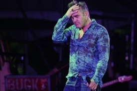 Morrissey se má podle lékařů zcela zotavit, než znovu vystoupí.