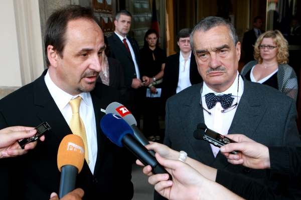 Náměstka si vybral Schwarzenberg, Kohout (vlevo) se ho zbavuje.