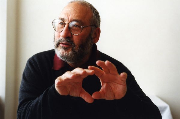 Joseph Stiglitz na návštěvě Prahy v roce 2004.