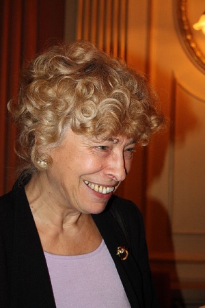Schwanová kanidovala již v roce 2004.