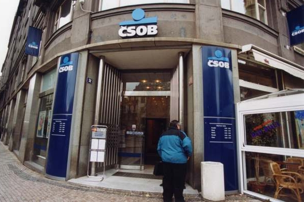 Skupina KBC prodělala téměř miliardu korun. 
