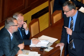 Miroslav Kalousek, Eduard Janota a Ladislav Miko na schůzi PS.