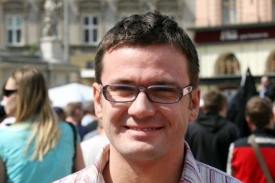 Exministr školství Ondřej Liška se na poslance zlobí.