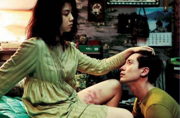 Letos se Park Chan-Wook vrátil do Cannes s upírskou romancí Thirst. 