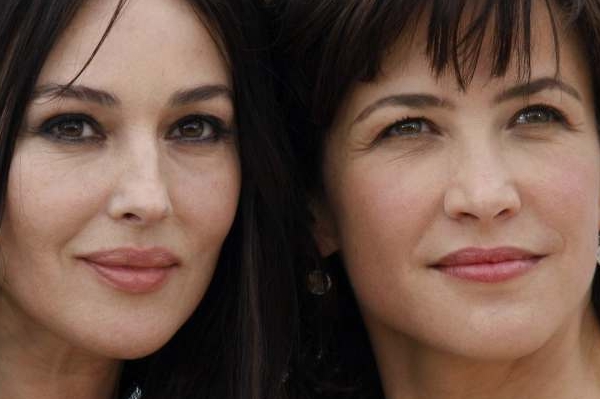 Monica Bellucci a Sophie Marceau na filmovém festivalu v Cannes. 