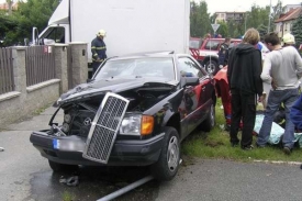 Na českých silnicích tento víkend zahynulo dvanáct lidí.