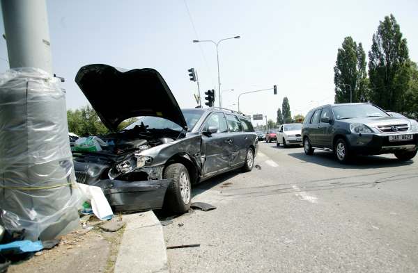 O tragickém víkendu umírali lidé za volantem, na motorce i na kole.