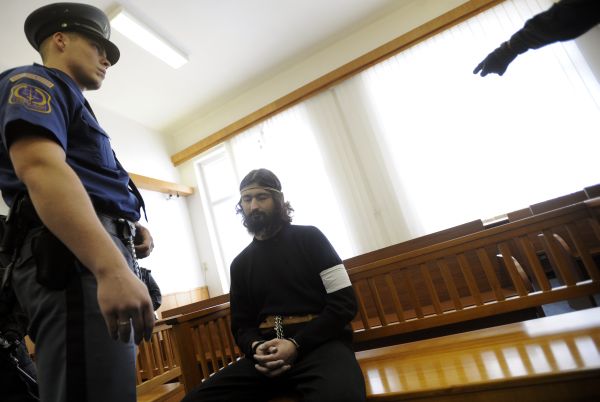 "Ukřižujte mě jako Ježíše Krista," volal u soudu Timur Tretyakov. "Ukřižujte mě jako Ježíše Krista," volal u soudu Timur Tretyakov.