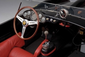 Auta se v letech 1957 a 1958 vyrobilo jen 22 exemplářů.