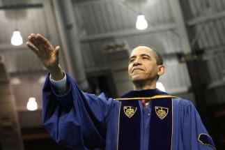 Obama na University of Notre Dame. Spěch s velvyslanci pro EU.