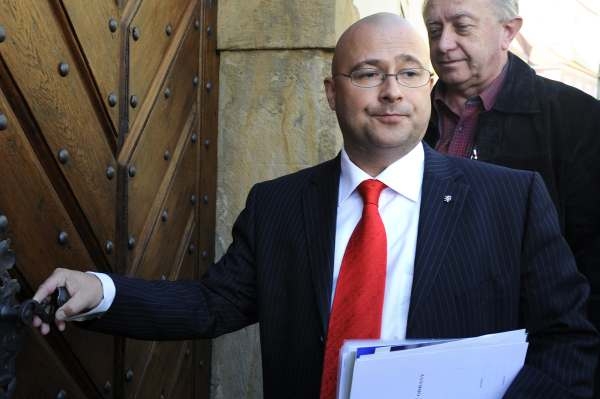 Ministr Barták si pozval na ministerstvo exšéfa NBÚ Mareše.