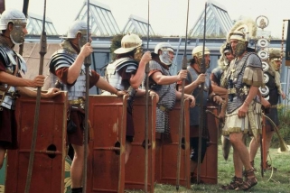 Historičtí nadšenci napodobují události kolem proslulé bitvy.
