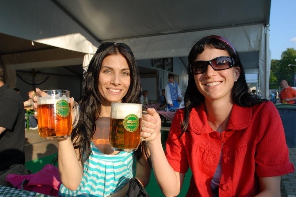 Loni na pivním festivalu uhasila žízeň i Eva Eichmajerová. Loni na pivním festivalu uhasila žízeň i Eva Eichmajerová.