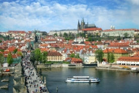 Kam za dobrou krmí? Třeba mezi mosty na Prague Food Festival. Kam za dobrou krmí? Třeba mezi mosty na Prague Food Festival.