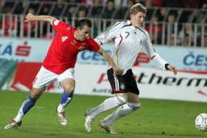 Fotbalista Tomáš Galásek (vlevo).