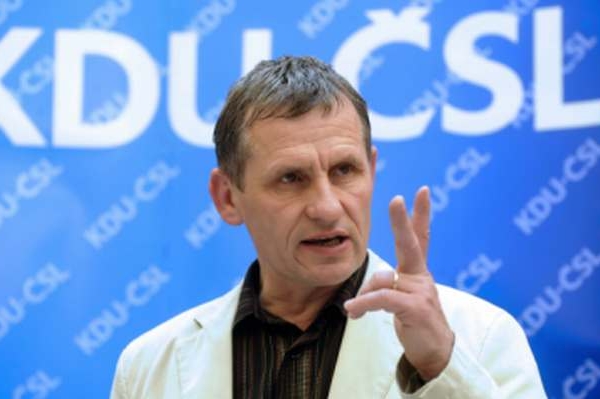 Čunek chce do sněmovny, protože tam se dělá politika.