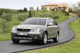 Scout je nově k mání s oblými světlomety a benzinovým motorem 1,8 TSI.