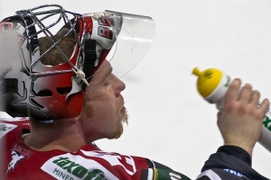 Německý hokejový gólman Robert Müller