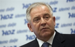 Glava&scaron; obviňuje premi&eacute;ra Sanadera z politizace procesu.