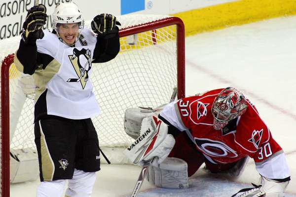 Sidney Crosby se raduje z gólu. Je ve skvělé formě, říkají spoluhráči.