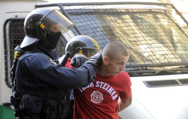 42 zadržených holých lebek - to je účet za policejním zásahem.