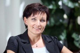 Česk&eacute; zdravotnictv&iacute; ček&aacute; utahov&aacute;n&iacute; opasků, ř&iacute;k&aacute; ministryně Jur&aacute;skov&aacute;.