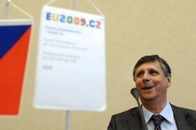Termín, kdy poslanci o osudu vlády rozhodnou, zatím nebyl určen.