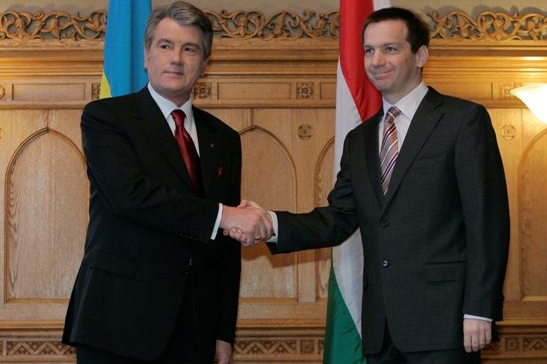Ukrajinský prezident Viktor Juščenko a maďarský premiér Gordon Bajnai.