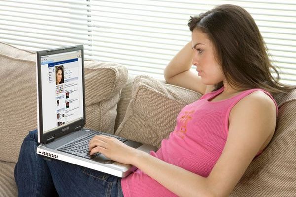 Kdo poradí lépe? Google, nebo přátelé na Facebooku? Kdo poradí lépe? Google, nebo přátelé na Facebooku?