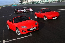 Majitele Mazdy MX-5 pozvala automobilka na letošní závody do Le Mans.