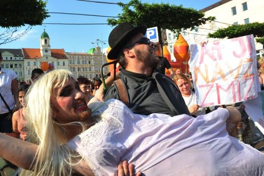 Herci z Duchcova na pondělním mítinku ČSSD v Teplicích.  