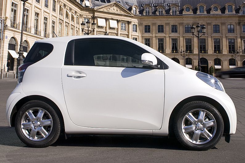 Toyota iQ se začne v Česku prodávat v červnu.
