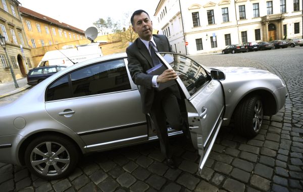 Ministr Gustáv Slamečka chce urychlit &quot;vyvlastňovací spory&quot;.