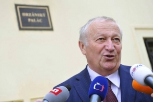 Ministr financí Eduard Janota.