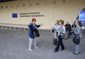 S evakuac&iacute; pom&aacute;hali dobrovoln&iacute;ci.