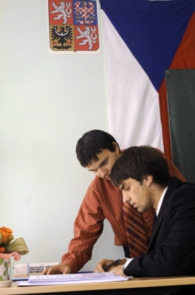 Mor&aacute;vek se pr&yacute; na pot&iacute;tku poř&aacute;dně zapotil.