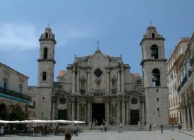 Stará Havana má kouzlo pro turisty z mnoha zemí.