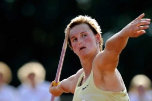 Barbora &Scaron;pot&aacute;kov&aacute;, olympijsk&aacute; v&iacute;tězka v hodu o&scaron;těpem.